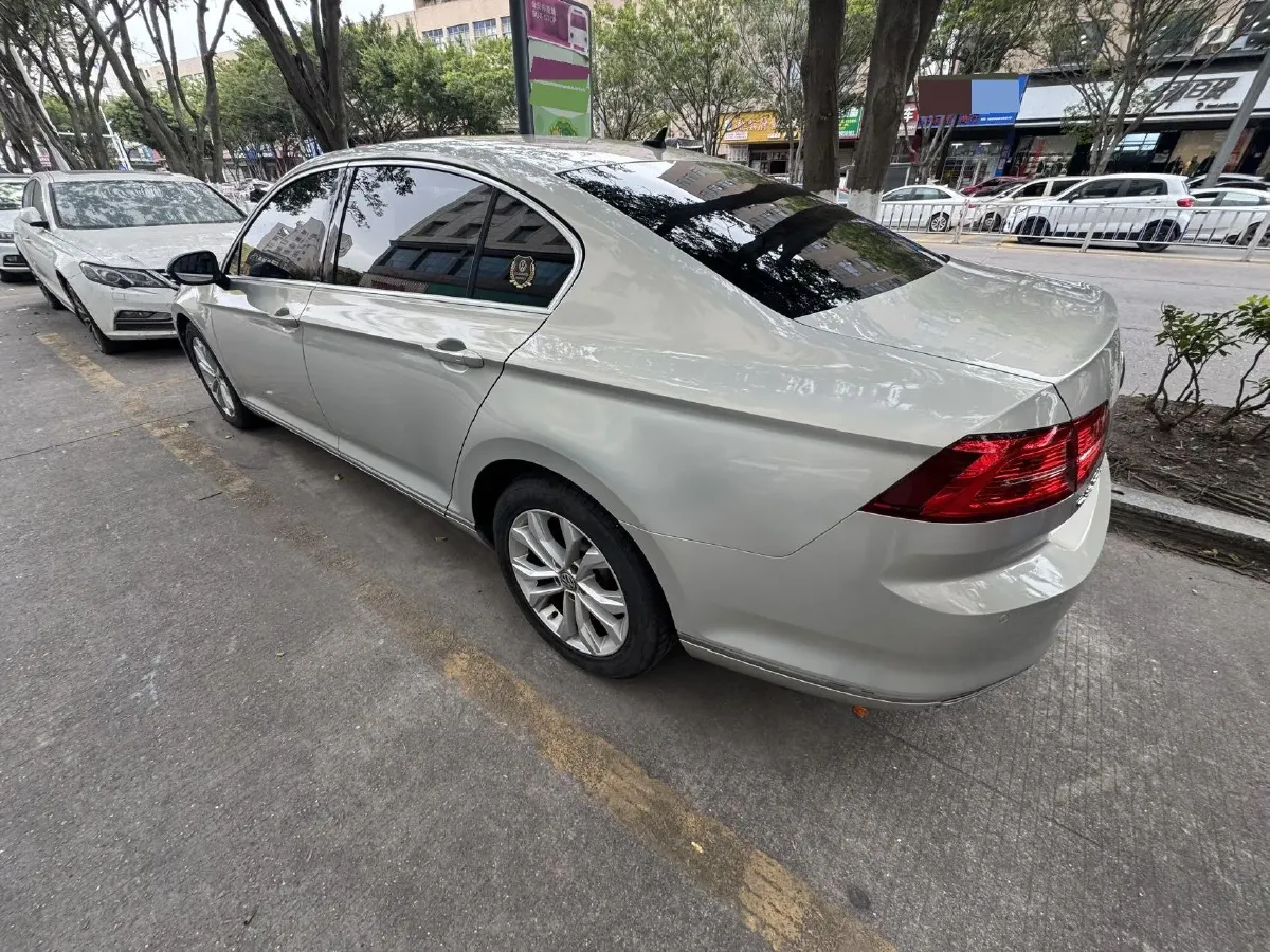 2019 Volkswagen Magotan 2.0T 186HP L4 7DCT,autocango,china used car exporter,china ev exporter,chinese used car exporter,chinese used ev exporter