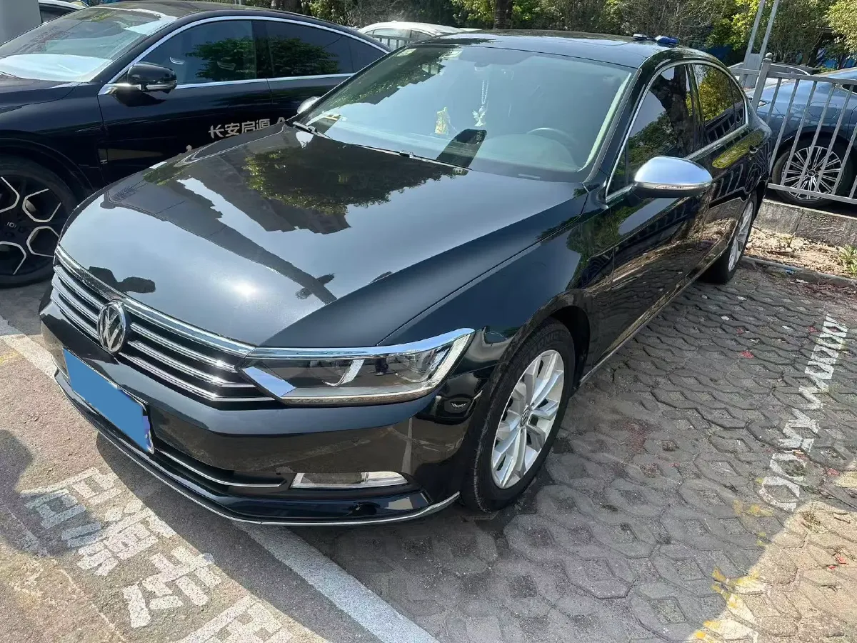 2019 Volkswagen Magotan 2.0T 186HP L4 7DCT,autocango,china used car exporter,china ev exporter,chinese used car exporter,chinese used ev exporter