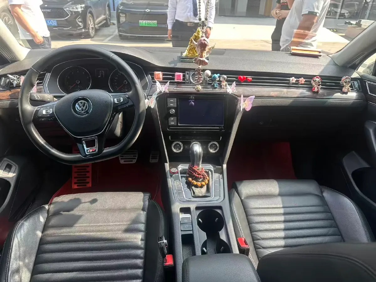 2019 Volkswagen Magotan 2.0T 186HP L4 7DCT,autocango,china used car exporter,china ev exporter,chinese used car exporter,chinese used ev exporter