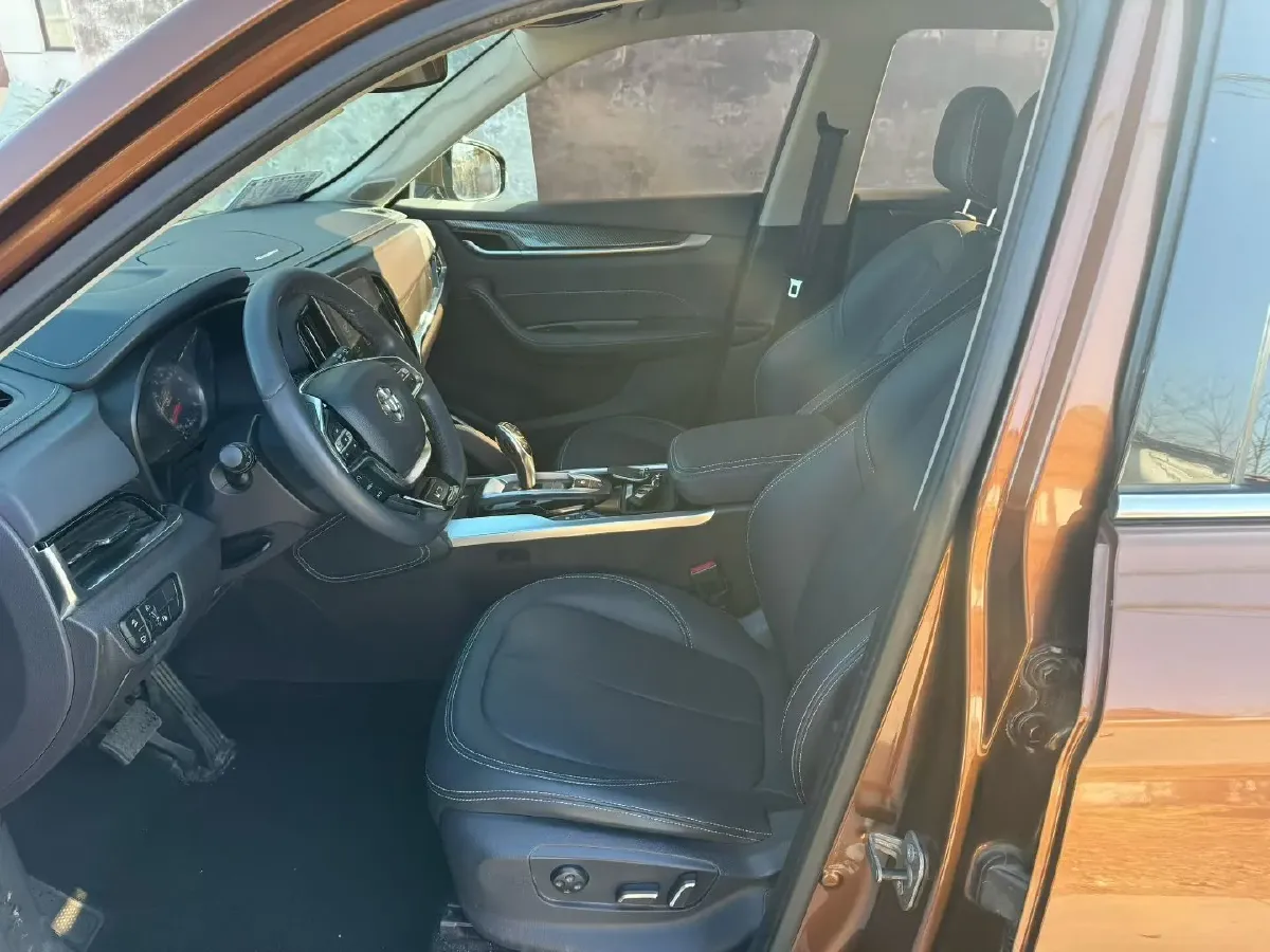 2018 Brilliance Auto V7 1.6T 204HP L4 7DCT,autocango,china used car exporter,china ev exporter,chinese used car exporter,chinese used ev exporter