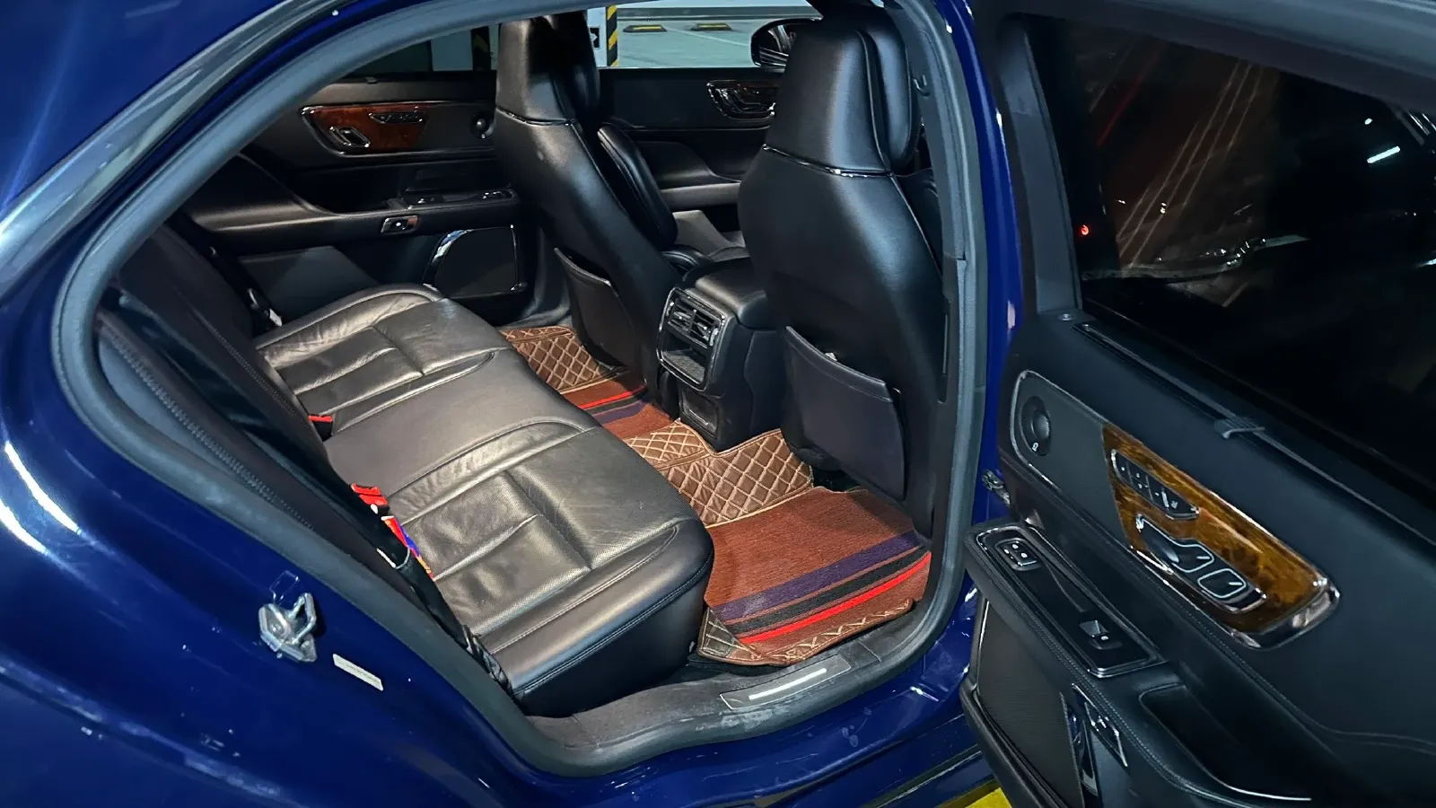 2019 Mercedes-Benz C Class 1.5T 184HP L4 9AT,autocango,china used car exporter,china ev exporter,chinese used car exporter,chinese used ev exporter