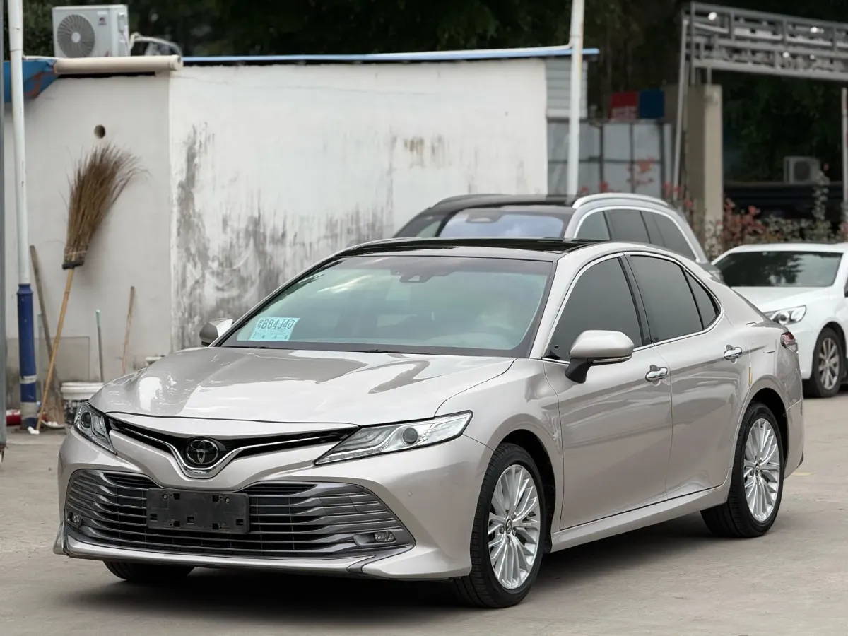 2019 Toyota Camry 2.5L 209HP L4 8AT,autocango,china used car exporter,china ev exporter,chinese used car exporter,chinese used ev exporter