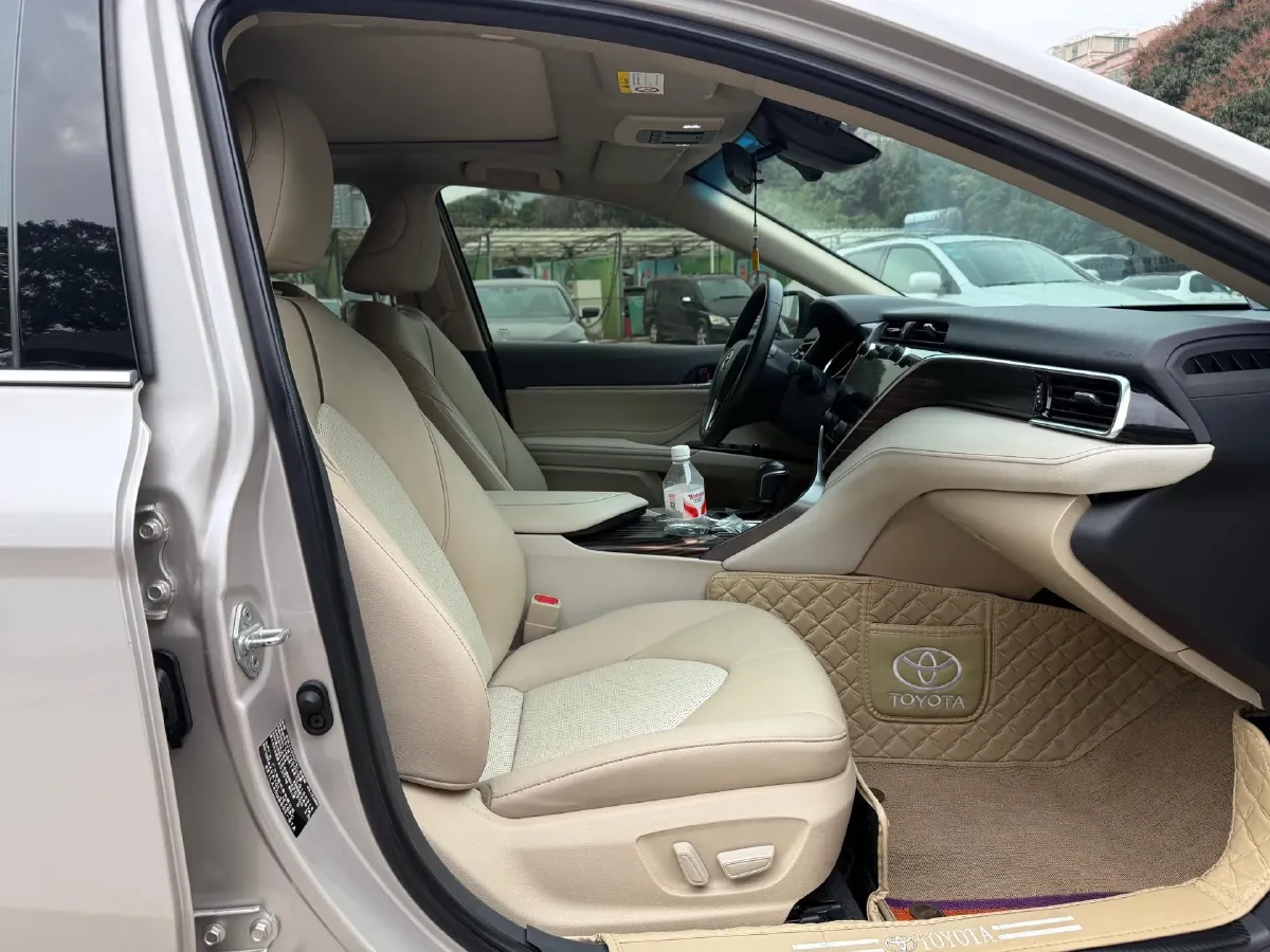 2019 Toyota Camry 2.5L 209HP L4 8AT,autocango,china used car exporter,china ev exporter,chinese used car exporter,chinese used ev exporter