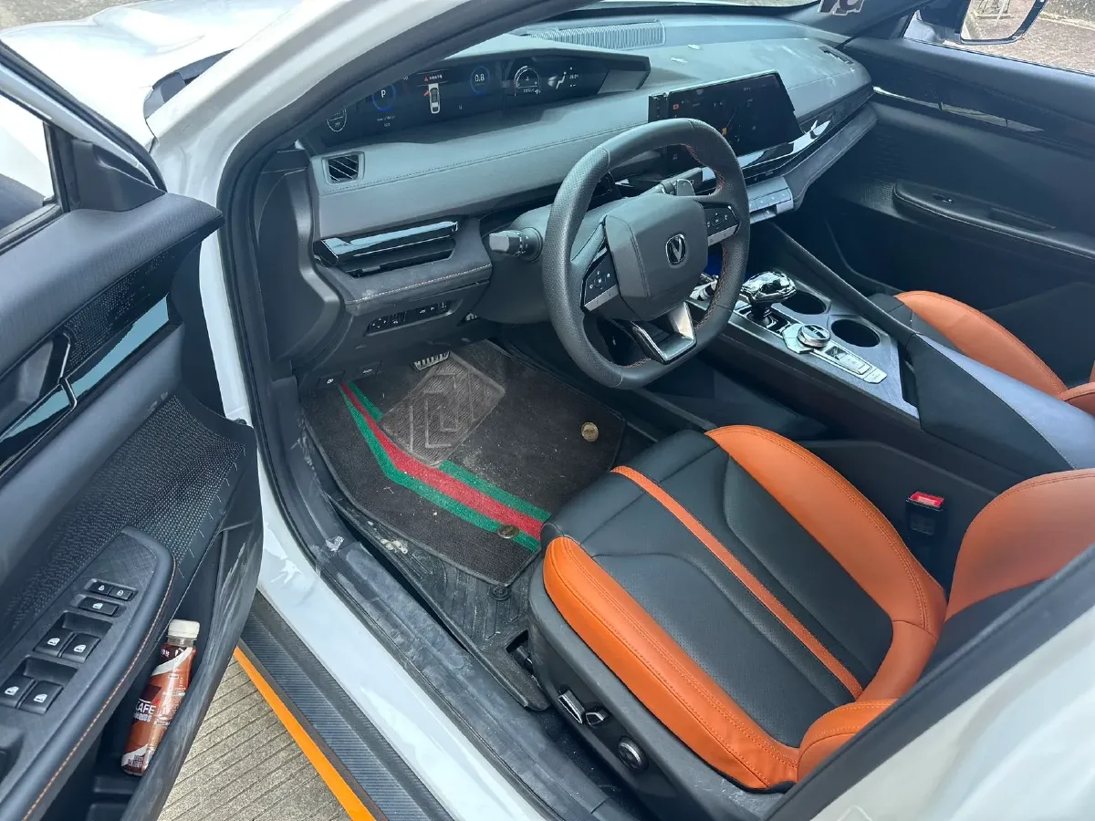 2024 ChangAn UNI-V 1.5T 188HP L4 7DCT,autocango,china used car exporter,china ev exporter,chinese used car exporter,chinese used ev exporter