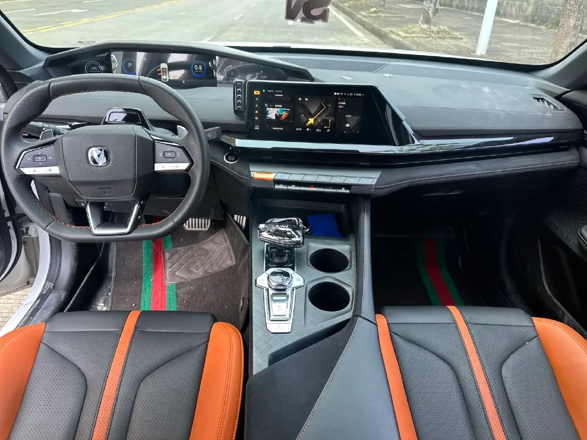 2024 ChangAn UNI-V 1.5T 188HP L4 7DCT,autocango,china used car exporter,china ev exporter,chinese used car exporter,chinese used ev exporter