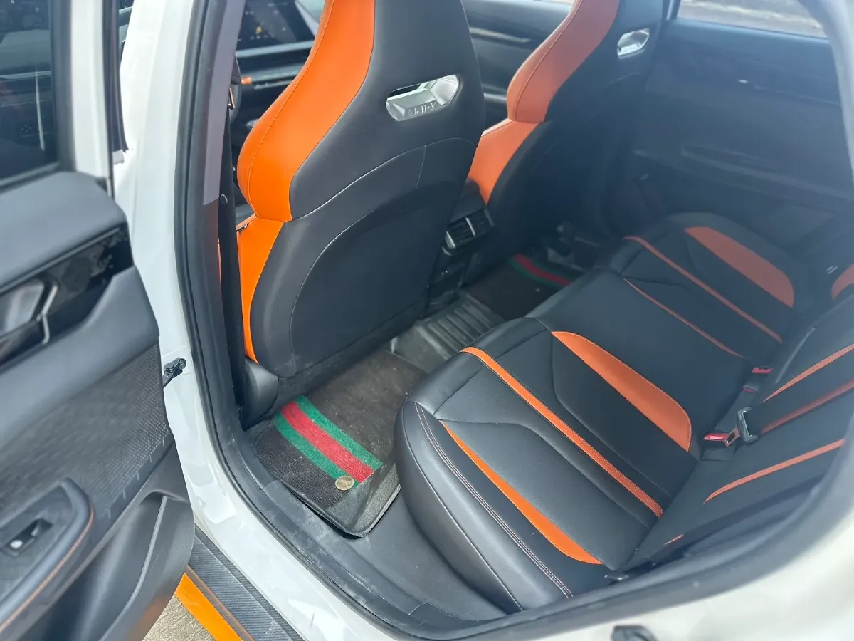 2024 ChangAn UNI-V 1.5T 188HP L4 7DCT,autocango,china used car exporter,china ev exporter,chinese used car exporter,chinese used ev exporter