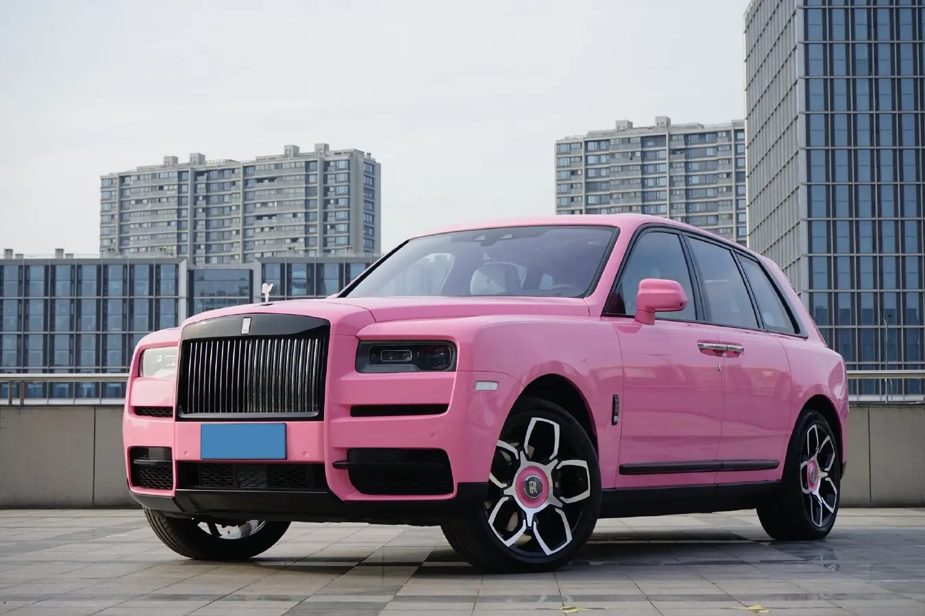 2018 Rolls-Royce Cullinan 6.7T 571HP V12 8AT,autocango,china used car exporter,china ev exporter,chinese used car exporter,chinese used ev exporter