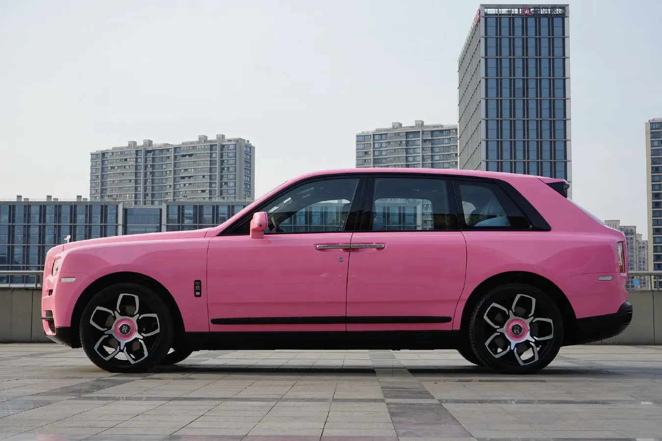 2018 Rolls-Royce Cullinan 6.7T 571HP V12 8AT,autocango,china used car exporter,china ev exporter,chinese used car exporter,chinese used ev exporter