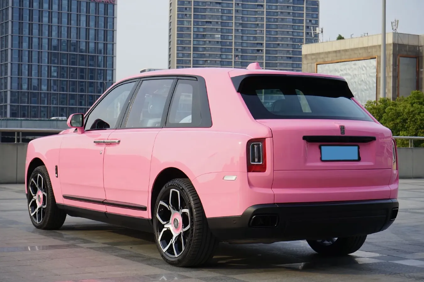 2018 Rolls-Royce Cullinan 6.7T 571HP V12 8AT,autocango,china used car exporter,china ev exporter,chinese used car exporter,chinese used ev exporter