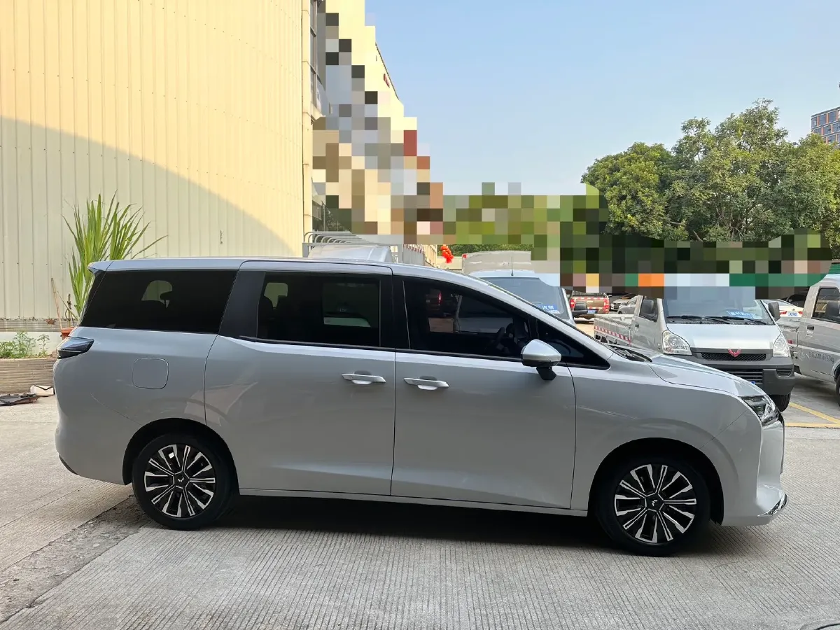 2025 WuLing XingGuang 730 1.5T 177HP L4 CVT,autocango,china used car exporter,china ev exporter,chinese used car exporter,chinese used ev exporter