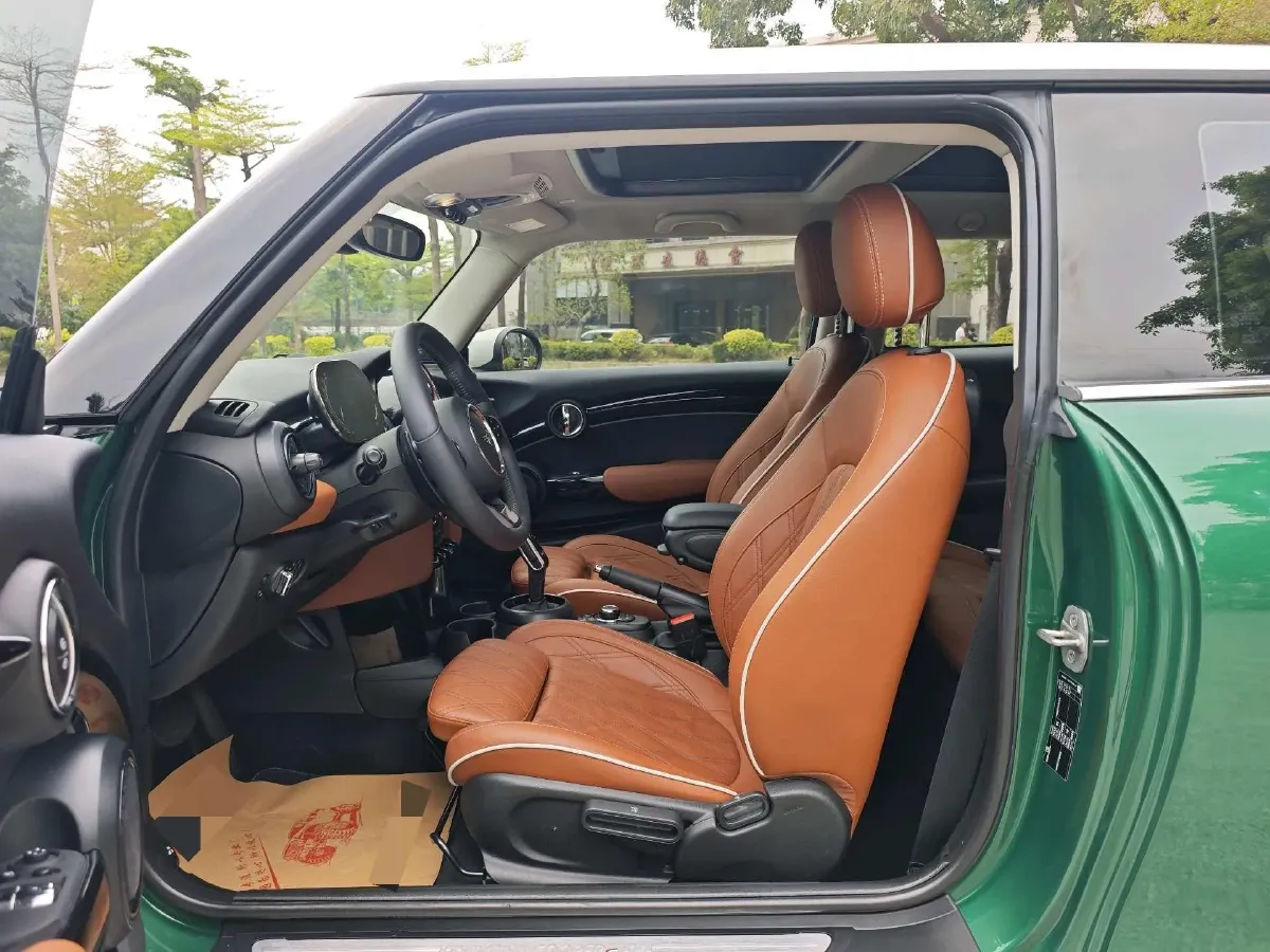 2022 MINI MINI 2.0T 192HP L4 7DCT,autocango,china used car exporter,china ev exporter,chinese used car exporter,chinese used ev exporter