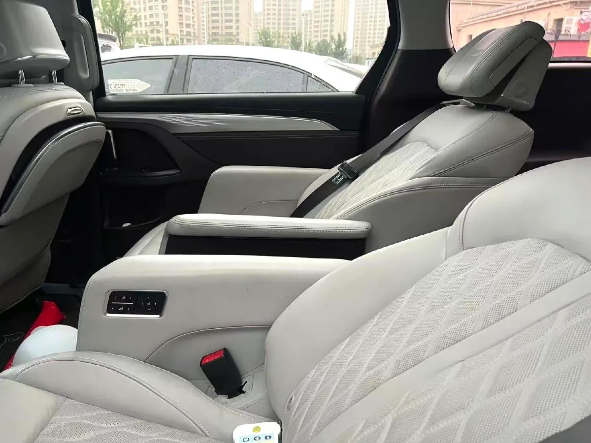 2022 Buick GL8 2.0T 237HP L4 9AT,autocango,china used car exporter,china ev exporter,chinese used car exporter,chinese used ev exporter