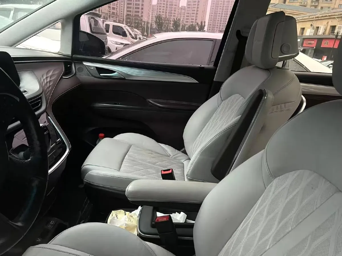 2022 Buick GL8 2.0T 237HP L4 9AT,autocango,china used car exporter,china ev exporter,chinese used car exporter,chinese used ev exporter