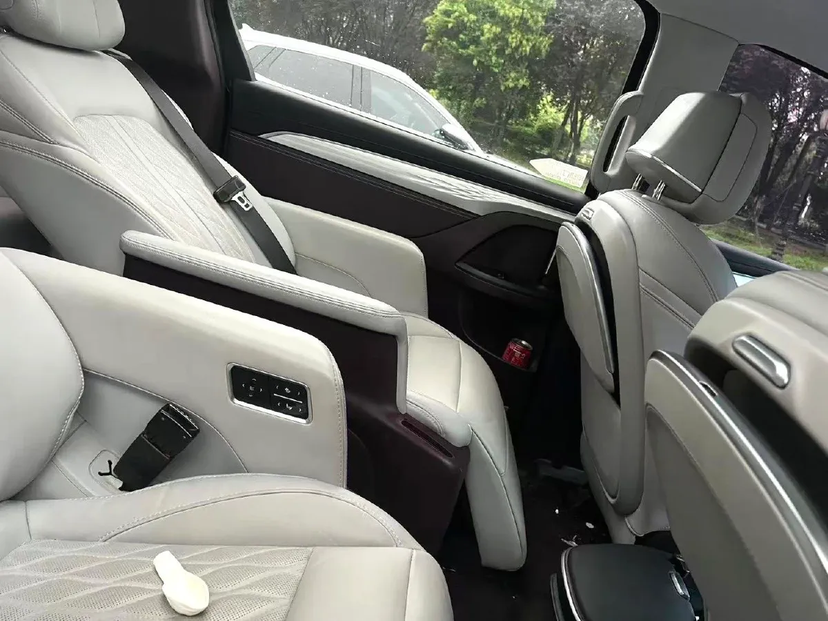 2022 Buick GL8 2.0T 237HP L4 9AT,autocango,china used car exporter,china ev exporter,chinese used car exporter,chinese used ev exporter