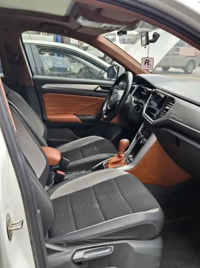 2022 Volkswagen T-Roc 1.4T 150HP L4 7DCT,autocango,china used car exporter,china ev exporter,chinese used car exporter,chinese used ev exporter