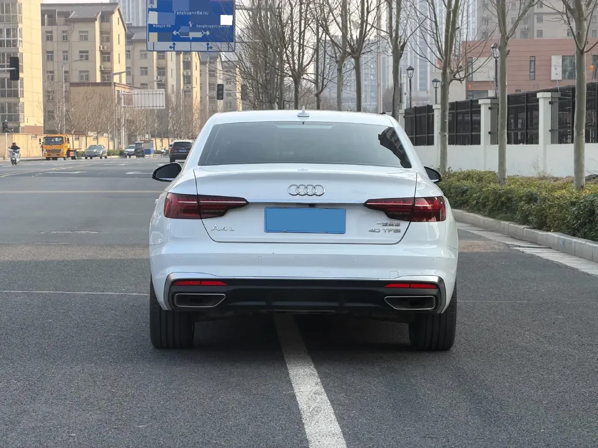 2022 Audi A4L 2.0T 190HP L4 7DCT,autocango,china used car exporter,china ev exporter,chinese used car exporter,chinese used ev exporter