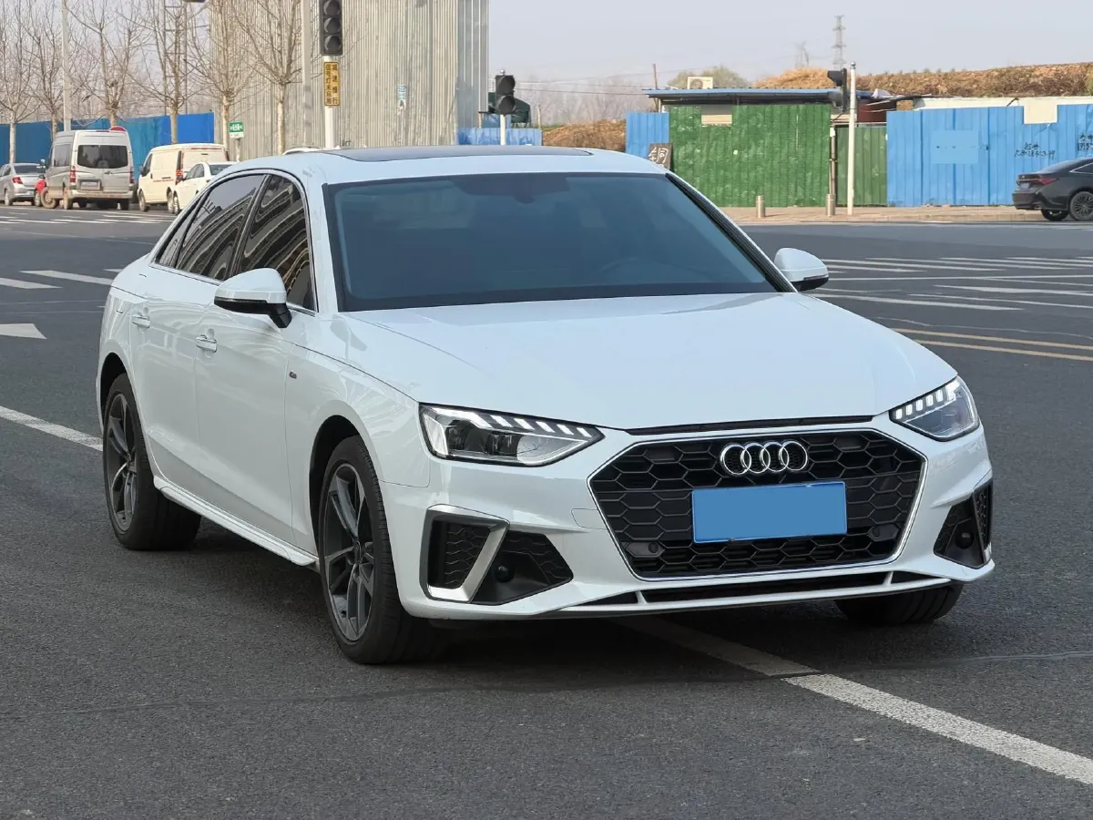 2022 Audi A4L 2.0T 190HP L4 7DCT,autocango,china used car exporter,china ev exporter,chinese used car exporter,chinese used ev exporter