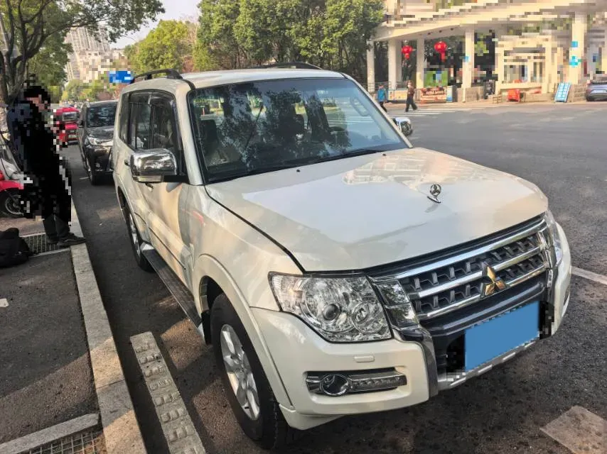 2018 Mitsubishi Pajero 3.0L 174HP V6 5AT,autocango,china used car exporter,china ev exporter,chinese used car exporter,chinese used ev exporter