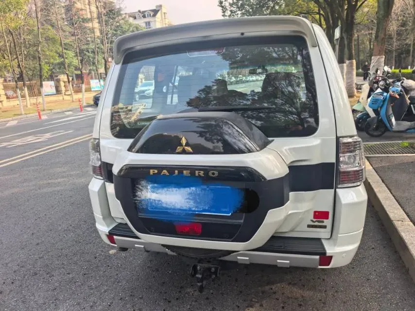 2018 Mitsubishi Pajero 3.0L 174HP V6 5AT,autocango,china used car exporter,china ev exporter,chinese used car exporter,chinese used ev exporter