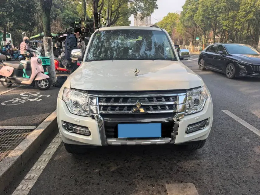 2018 Mitsubishi Pajero 3.0L 174HP V6 5AT,autocango,china used car exporter,china ev exporter,chinese used car exporter,chinese used ev exporter