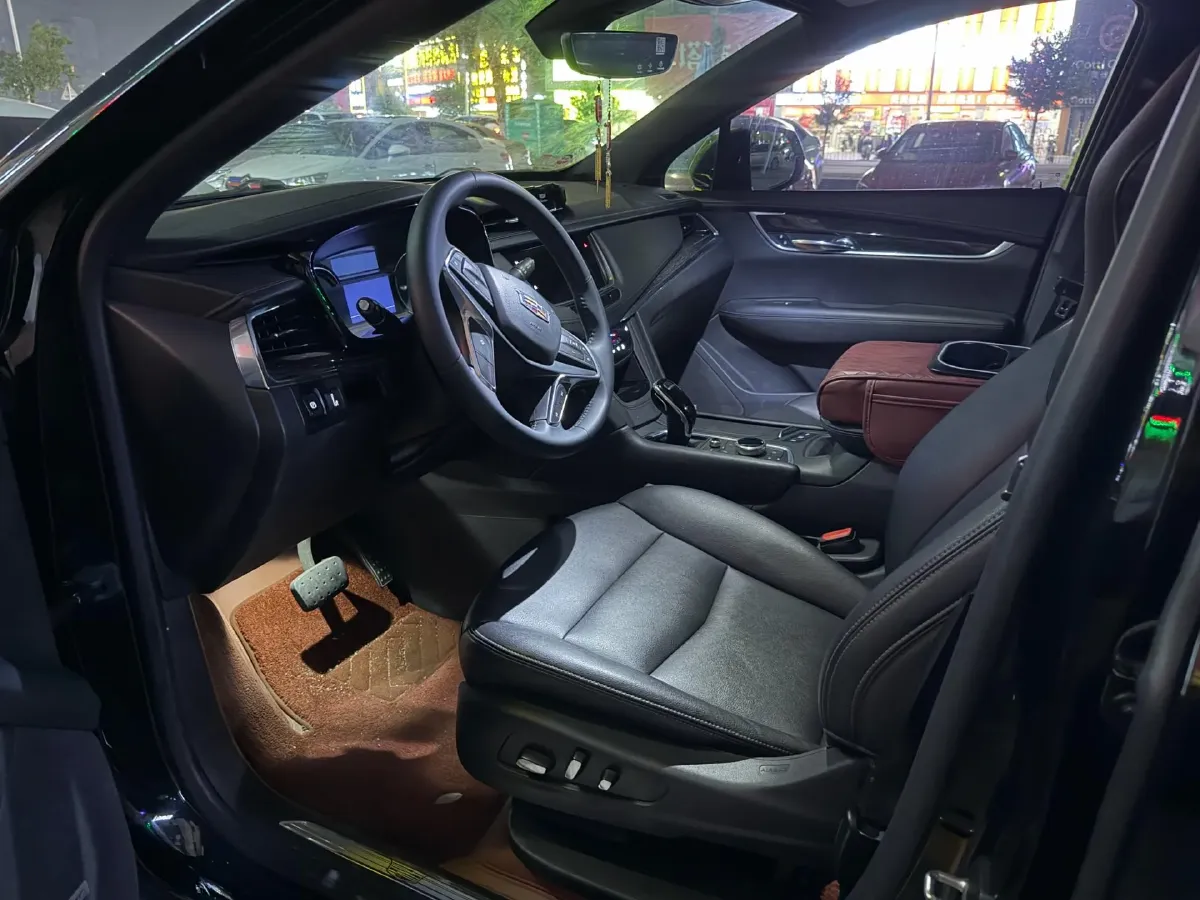 2021 Cadillac XT5 2.0T 237HP L4 9AT,autocango,china used car exporter,china ev exporter,chinese used car exporter,chinese used ev exporter