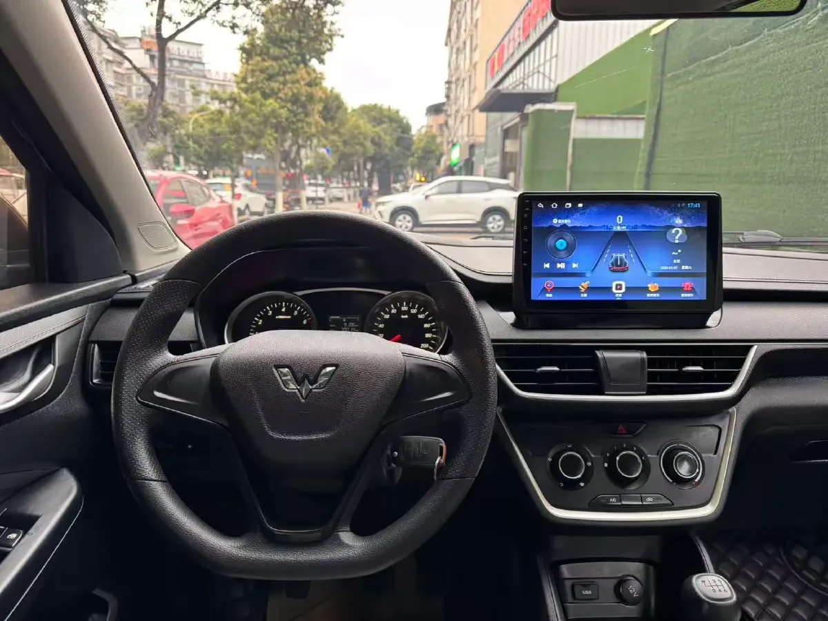 2019 WuLing HongGuang S3 1.5L 99HP L4 6MT,autocango,china used car exporter,china ev exporter,chinese used car exporter,chinese used ev exporter