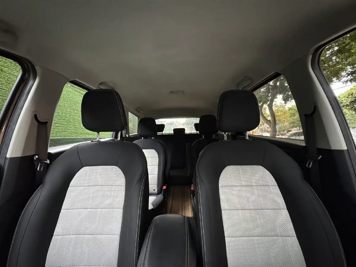 2019 WuLing HongGuang S3 1.5L 99HP L4 6MT,autocango,china used car exporter,china ev exporter,chinese used car exporter,chinese used ev exporter