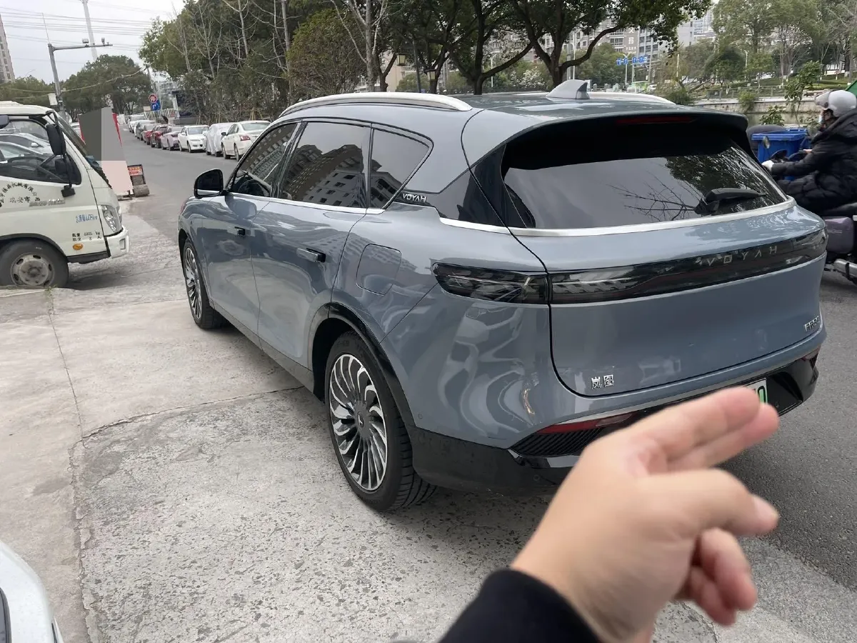 2021 Voyah FREE Range Extended 109HP REEV 33KWH,autocango,china used car exporter,china ev exporter,chinese used car exporter,chinese used ev exporter
