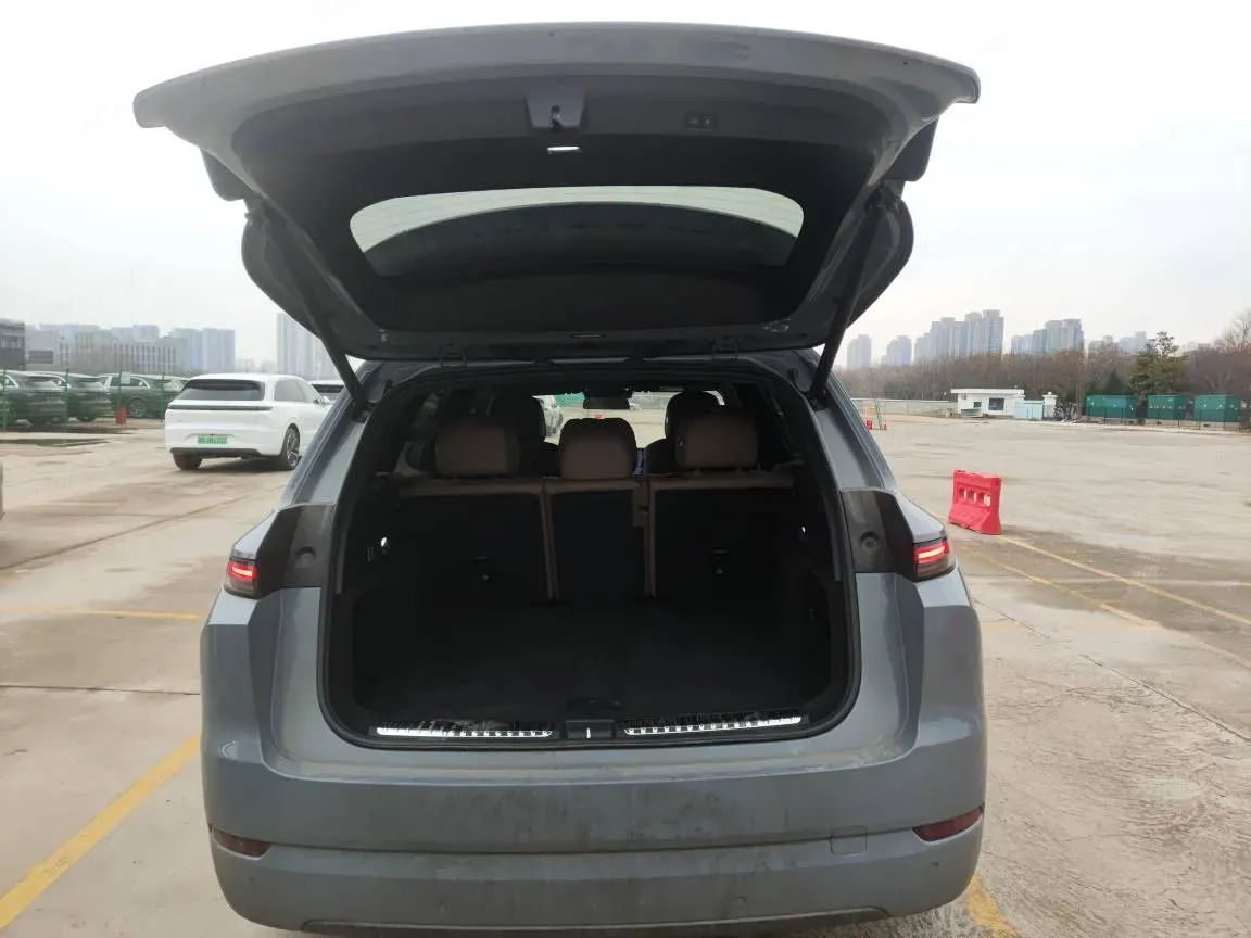 2024 Li L8 Range Extended 154HP REEV 52.3KWH,autocango,china used car exporter,china ev exporter,chinese used car exporter,chinese used ev exporter