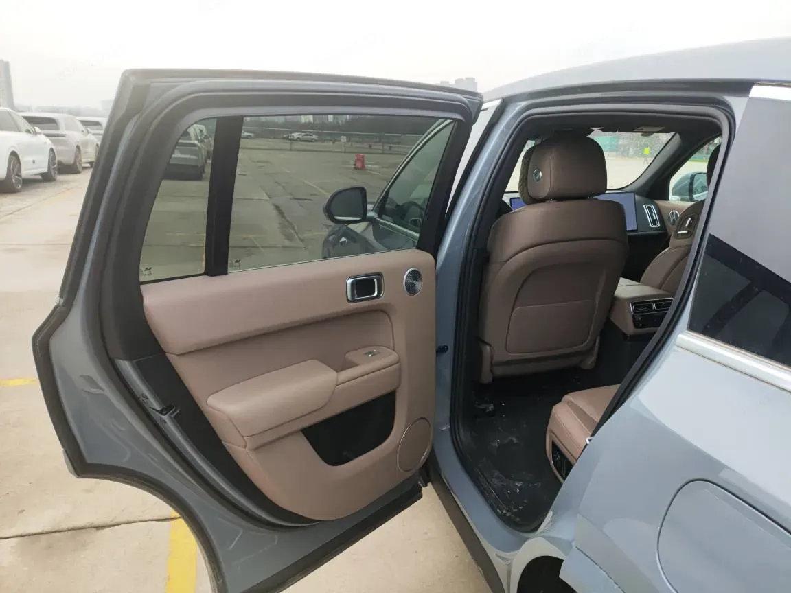 2024 Li L8 Range Extended 154HP REEV 52.3KWH,autocango,china used car exporter,china ev exporter,chinese used car exporter,chinese used ev exporter