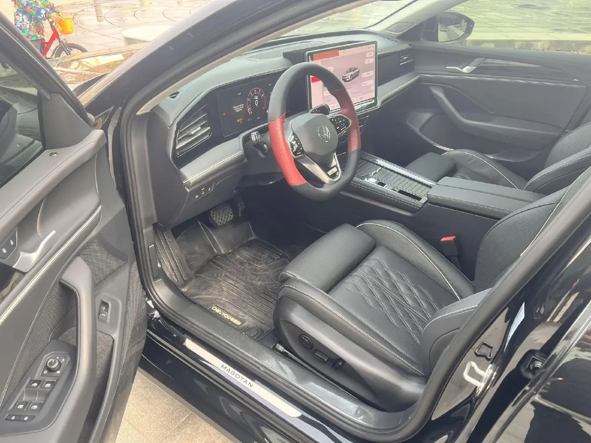 2024 Volkswagen Magotan 2.0T 220HP L4 7DCT,autocango,china used car exporter,china ev exporter,chinese used car exporter,chinese used ev exporter