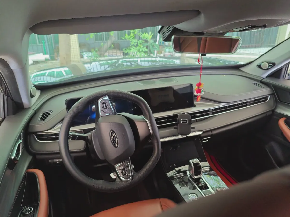 2021 Chery Tiggo 8 Plus 1.6T 197HP L4 7DCT,autocango,china used car exporter,china ev exporter,chinese used car exporter,chinese used ev exporter