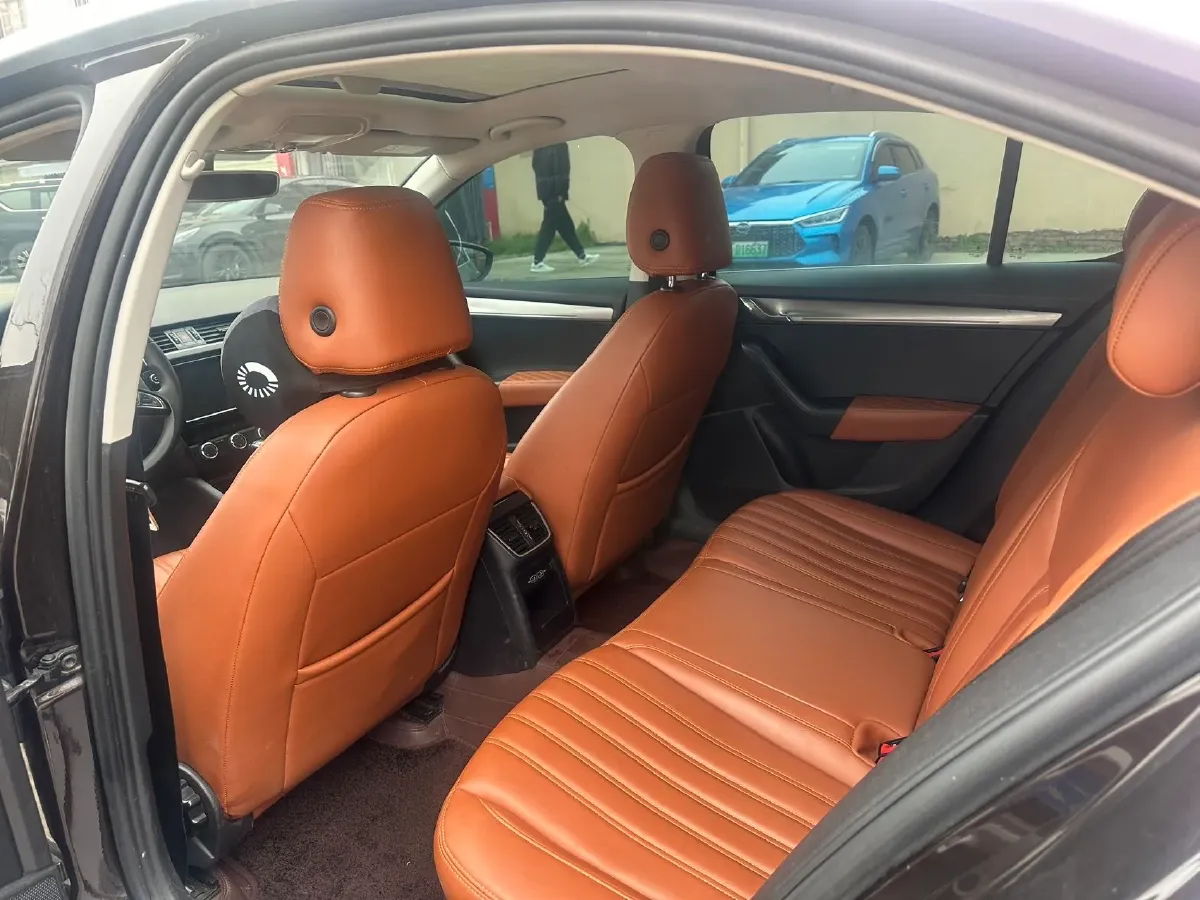 2019 Skoda Octavia 1.5L 116HP L4 6AT,autocango,china used car exporter,china ev exporter,chinese used car exporter,chinese used ev exporter