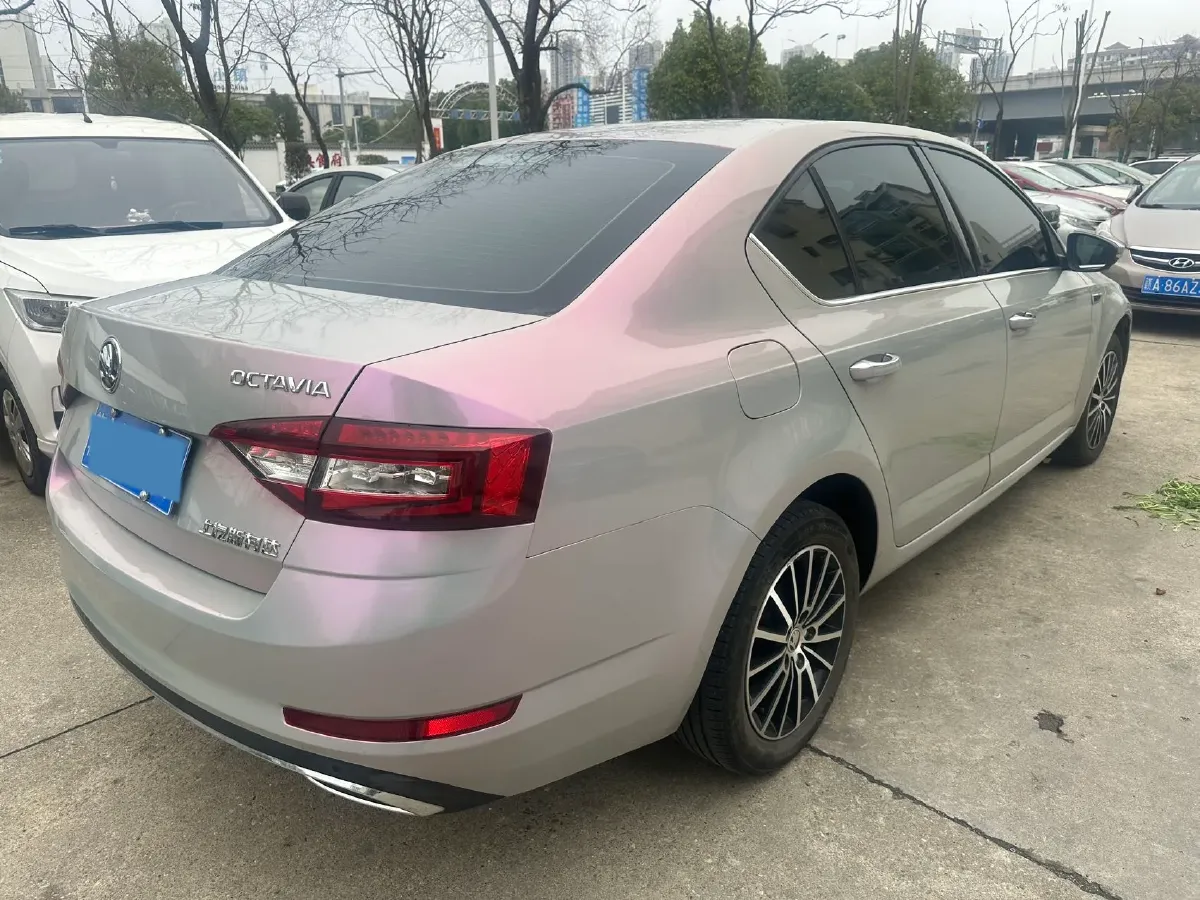 2019 Skoda Octavia 1.5L 116HP L4 6AT,autocango,china used car exporter,china ev exporter,chinese used car exporter,chinese used ev exporter
