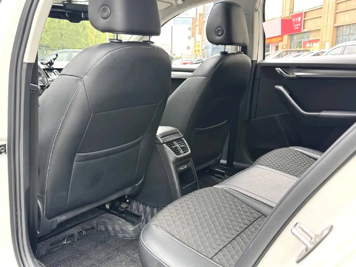 2018 Skoda Octavia 1.4T 150HP L4 7DCT,autocango,china used car exporter,china ev exporter,chinese used car exporter,chinese used ev exporter