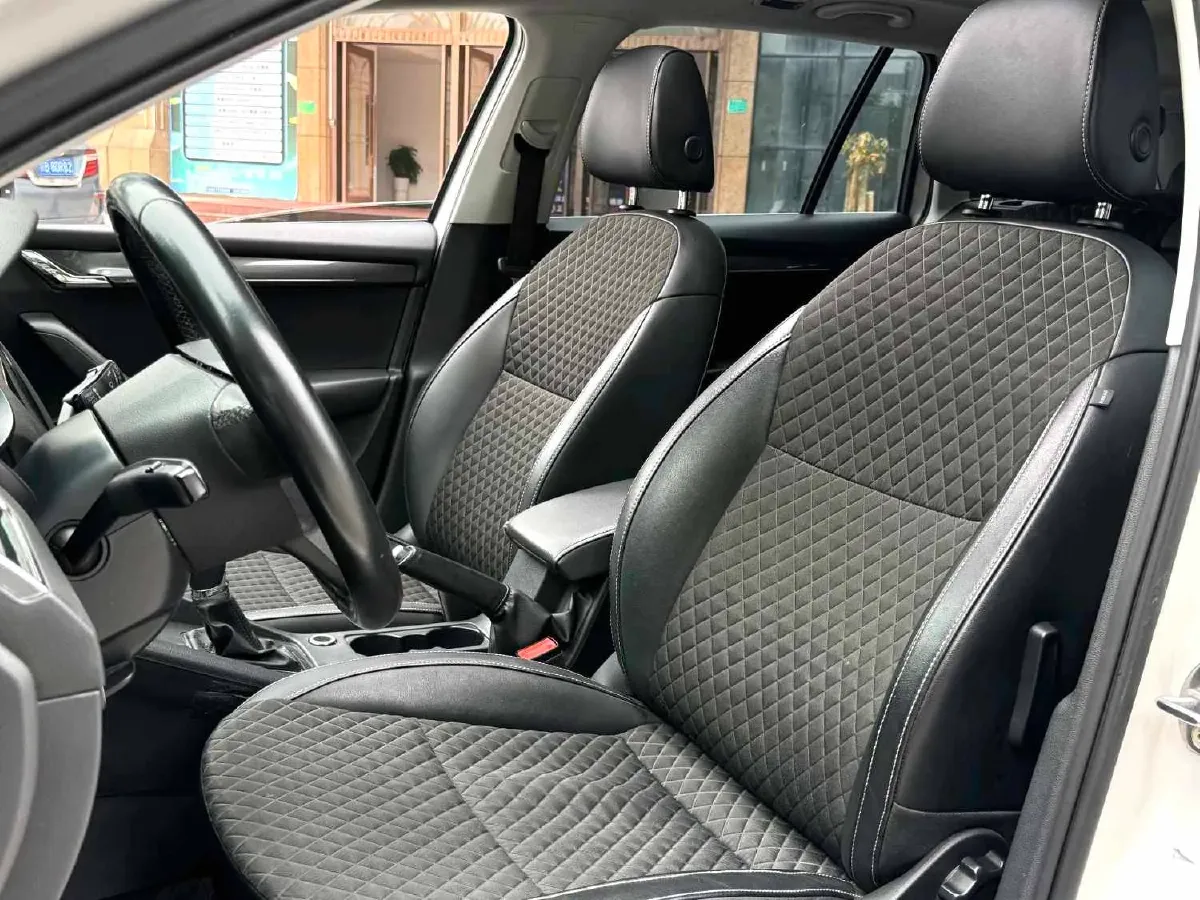 2018 Skoda Octavia 1.4T 150HP L4 7DCT,autocango,china used car exporter,china ev exporter,chinese used car exporter,chinese used ev exporter