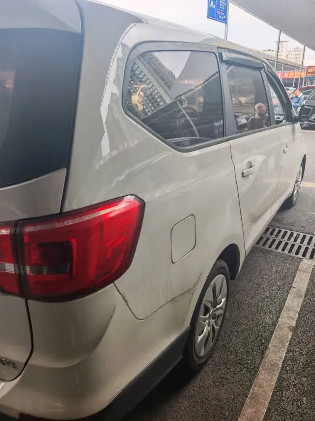 2019 WuLing HongGuang 1.5L 99HP L4 6MT,autocango,china used car exporter,china ev exporter,chinese used car exporter,chinese used ev exporter