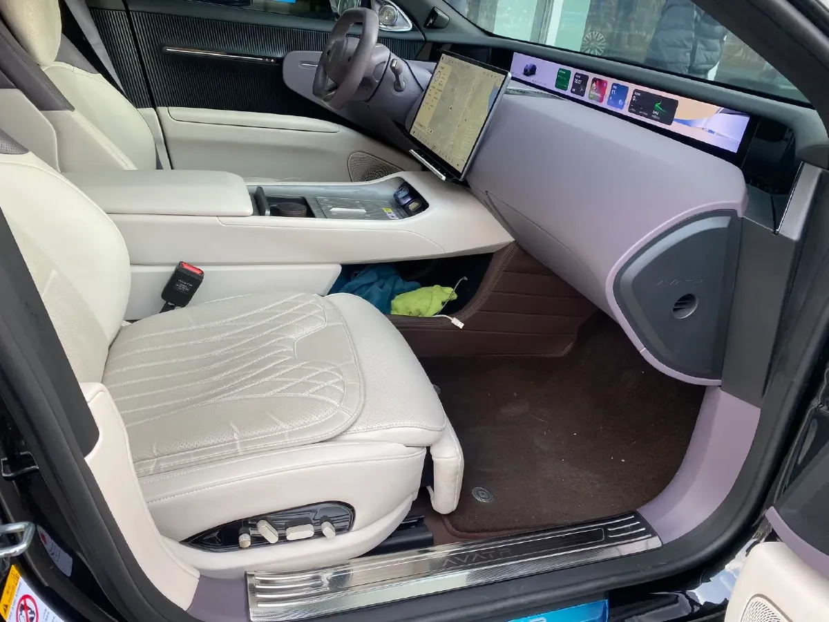 2025 Avatr 12 1.5T 156HP L4 REEV 39.05KWH,autocango,china used car exporter,china ev exporter,chinese used car exporter,chinese used ev exporter