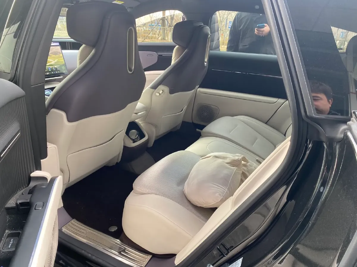 2025 Avatr 12 1.5T 156HP L4 REEV 39.05KWH,autocango,china used car exporter,china ev exporter,chinese used car exporter,chinese used ev exporter