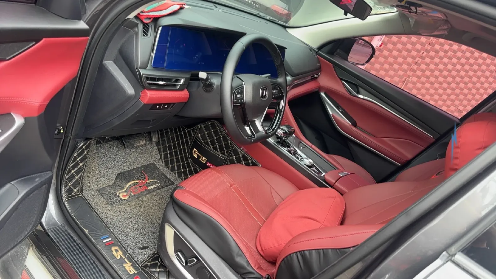 2020 ChangAn CS75 Plus 2.0T 233HP L4 8AT,autocango,china used car exporter,china ev exporter,chinese used car exporter,chinese used ev exporter