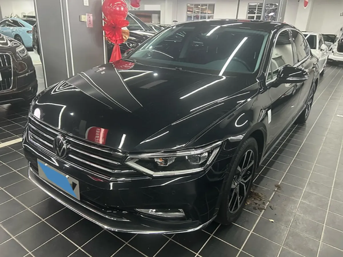 2020 Volkswagen Magotan 2.0T 186HP L4 7DCT,autocango,china used car exporter,china ev exporter,chinese used car exporter,chinese used ev exporter