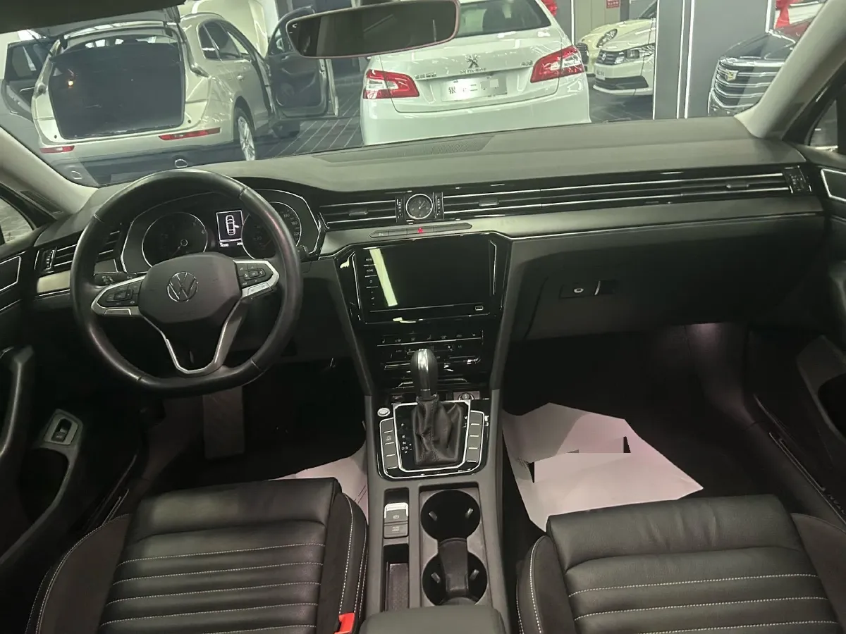 2020 Volkswagen Magotan 2.0T 186HP L4 7DCT,autocango,china used car exporter,china ev exporter,chinese used car exporter,chinese used ev exporter