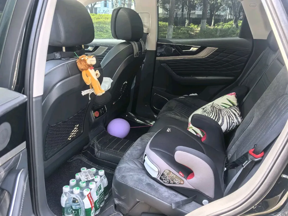 2022 HongQi HS5 2.0T 224HP L4 6AT,autocango,china used car exporter,china ev exporter,chinese used car exporter,chinese used ev exporter