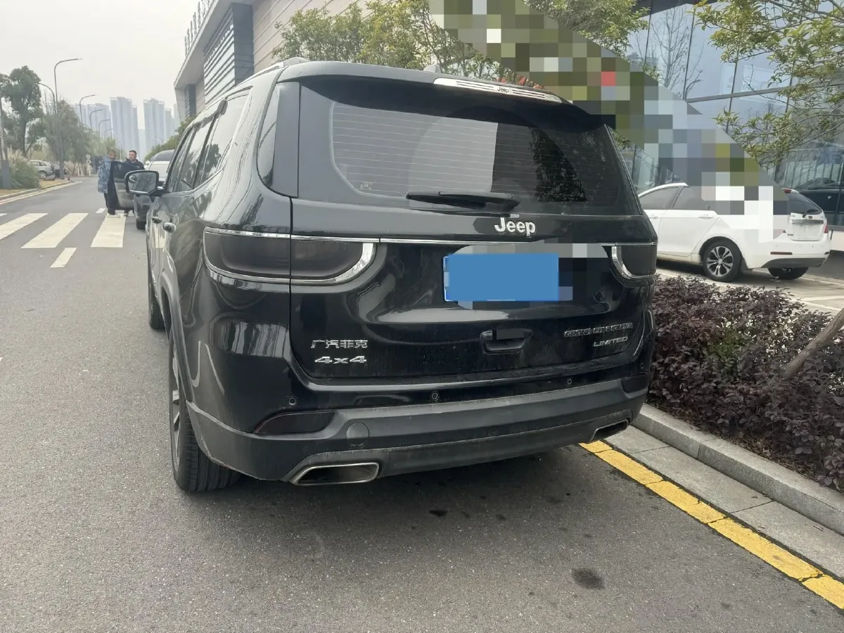 2018 Jeep Grand Commander 2.0T 265HP L4 9AT,autocango,china used car exporter,china ev exporter,chinese used car exporter,chinese used ev exporter
