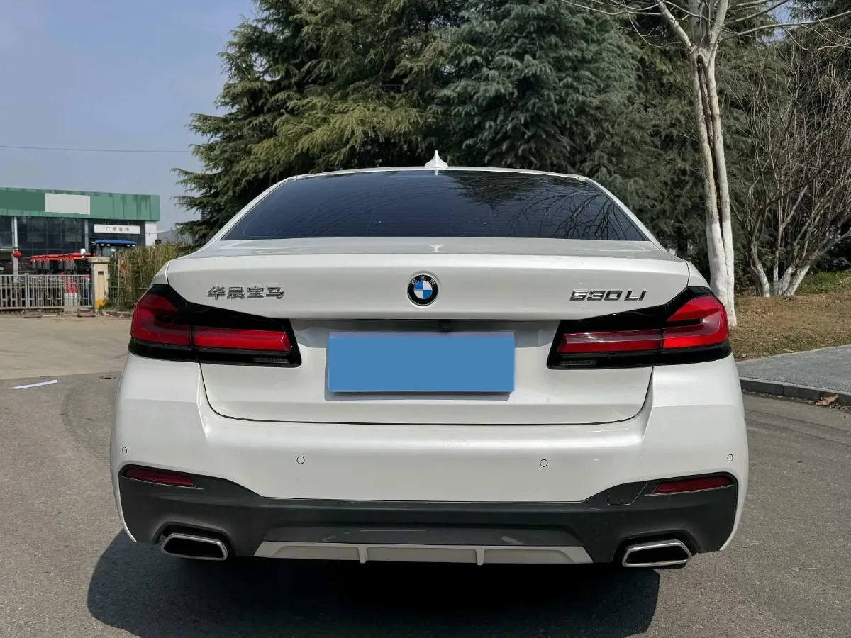 2022 BMW 5 Series 2.0T 252HP L4 8AT,autocango,china used car exporter,china ev exporter,chinese used car exporter,chinese used ev exporter