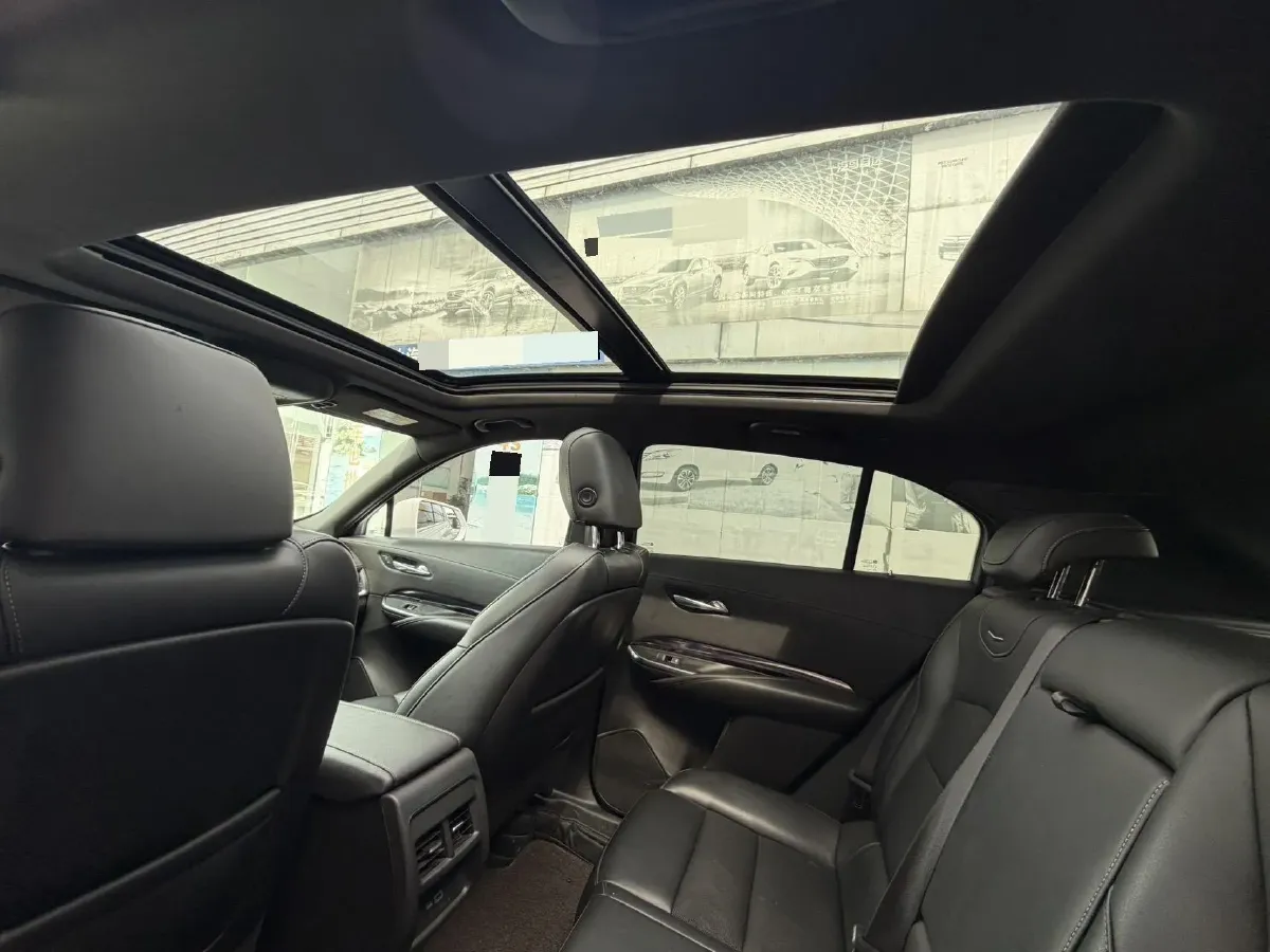 2021 Cadillac XT4 2.0T 237HP L4 9AT,autocango,china used car exporter,china ev exporter,chinese used car exporter,chinese used ev exporter