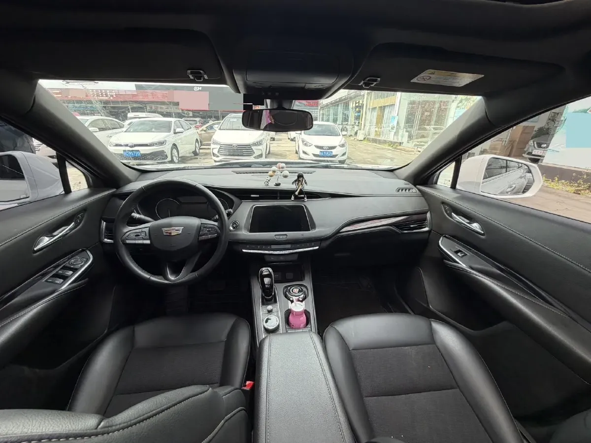 2021 Cadillac XT4 2.0T 237HP L4 9AT,autocango,china used car exporter,china ev exporter,chinese used car exporter,chinese used ev exporter