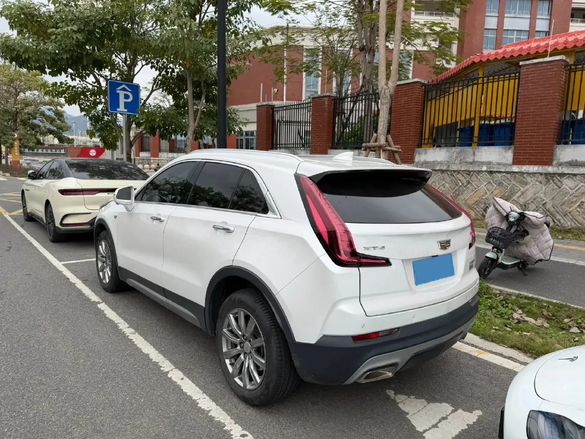 2020 Cadillac XT4 2.0T 241HP L4 9AT,autocango,china used car exporter,china ev exporter,chinese used car exporter,chinese used ev exporter