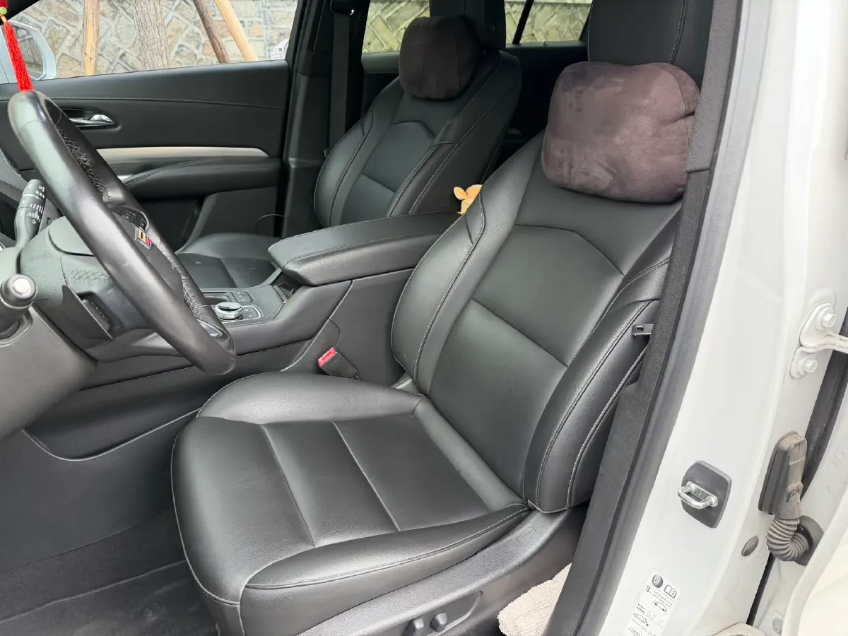 2020 Cadillac XT4 2.0T 241HP L4 9AT,autocango,china used car exporter,china ev exporter,chinese used car exporter,chinese used ev exporter