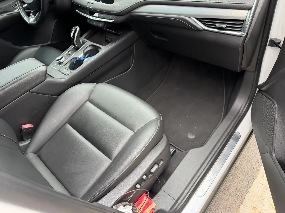 2020 Cadillac XT4 2.0T 241HP L4 9AT,autocango,china used car exporter,china ev exporter,chinese used car exporter,chinese used ev exporter